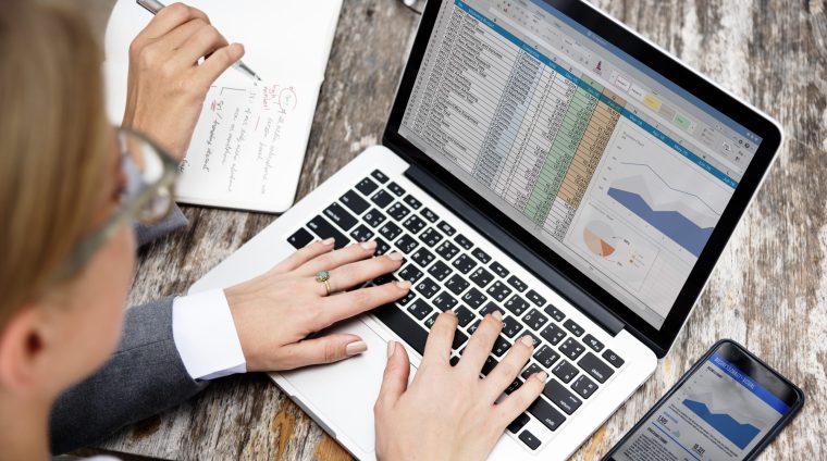 E-Business Commerce Data Connecting Global Concept Online business